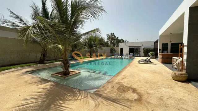 Réf : VGU414 Villa à Nguérigne — 320 m², piscine