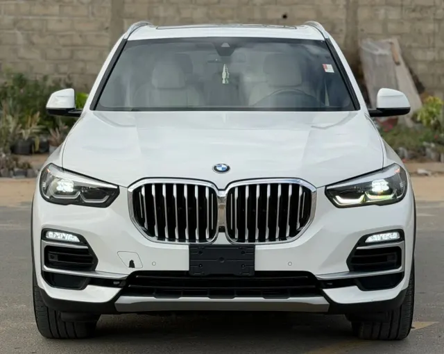BMW X5 xDrive — 2020