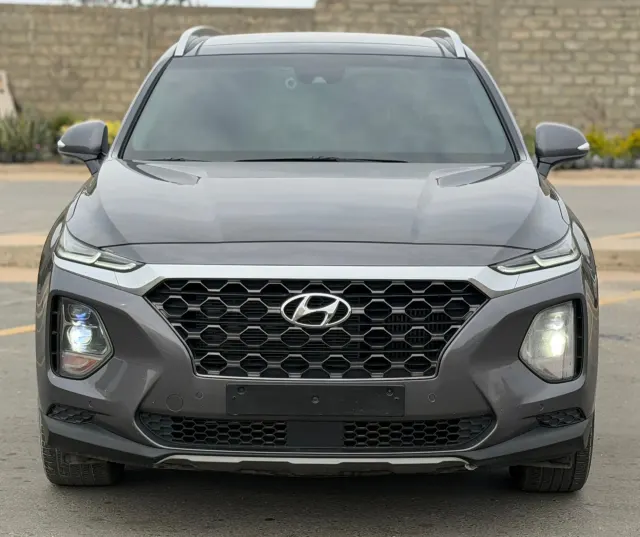 Hyundai Santa Fe Limited — 2019