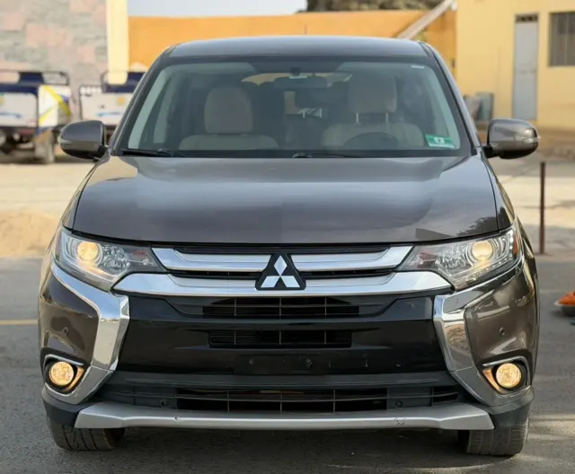 Mitsubishi Outlander Sport AWD — 2017