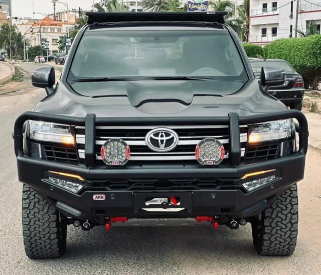 Toyota Land Cruiser GX-R — 2025