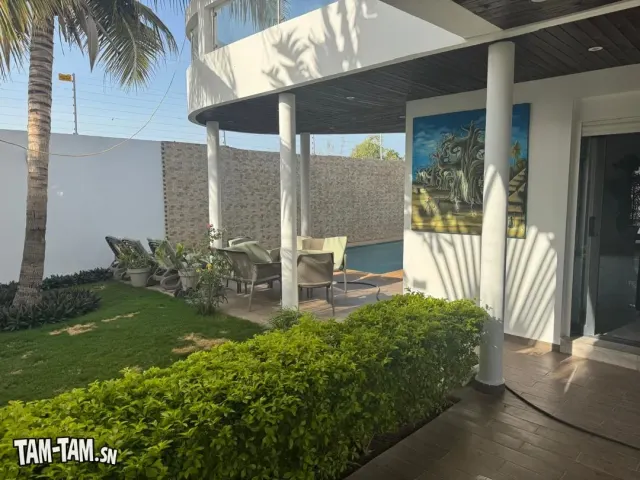 Villa contemporaine à louer à SALY