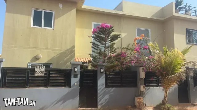 Superbe villa F5 à louer aux Almadies 2