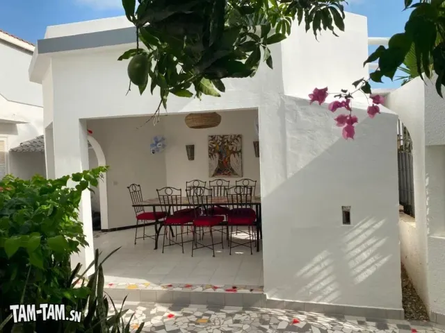 VILLA +STUDIO INDÉPENDANT À VENDRE  SALY