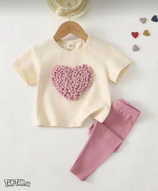 Ensemble T-shirt et pantalon