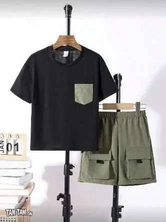 Ensemble Tee-shirts et shorts