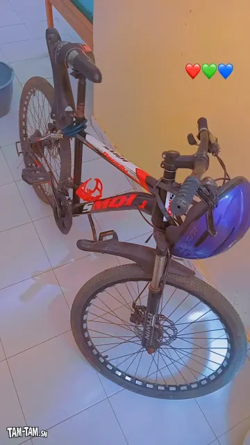 Vélo VTT B’TWIN 26 pouce excellent état