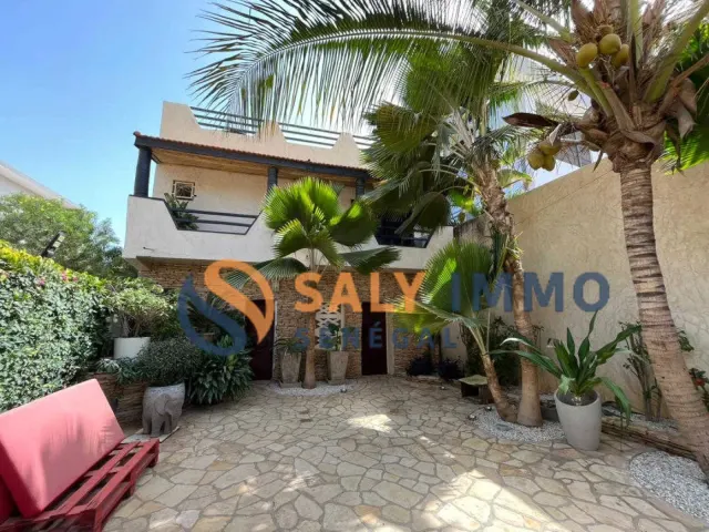 Villa à Ngaparou — 230 m², pieds dans l’eau
