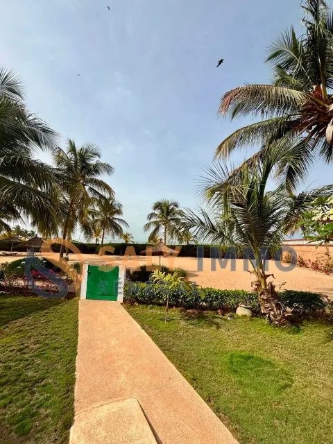 Villa à Saly — 160 m², pieds dans l’eau