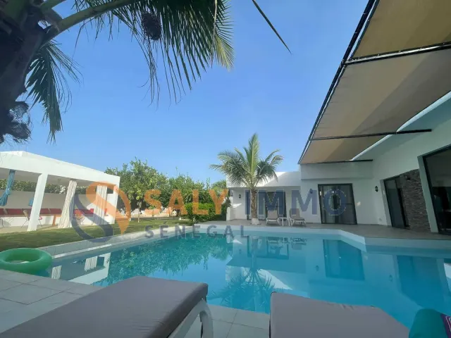 Villa à Ngaparou — 300 m², piscine