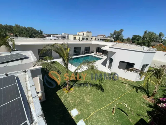 Villa à Ngaparou — 1 400 m², piscine