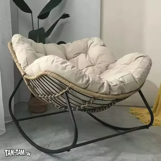 Fauteuil à bascule cocon de style Papasan allié
