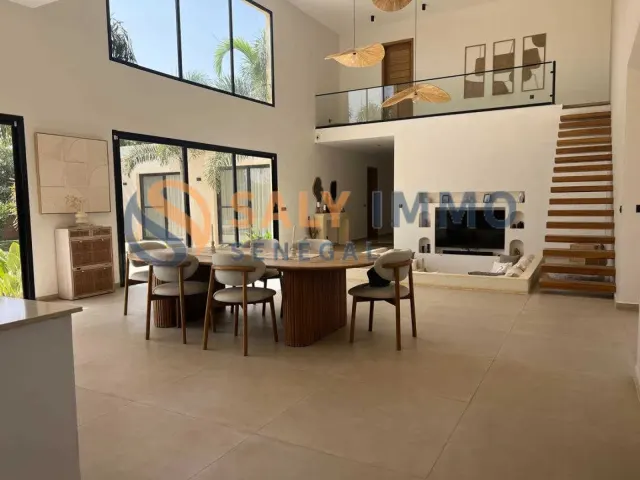 Villa à Nguérigne — 308 m², piscine