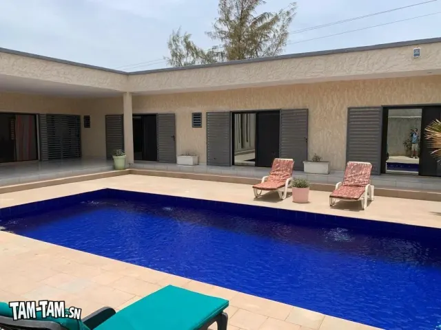 A LOUER JOLIE VILLA CONTEMPORAINE AVEC PISCINE