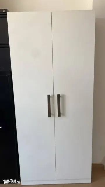 Armoire à deux battants blanche