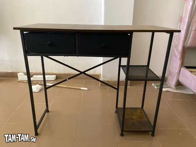 Bureau de style industriel avec deux tiroirs