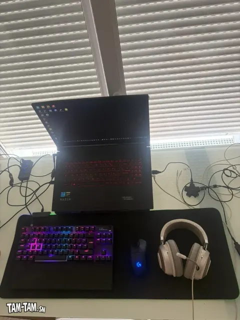 Pc gaming  msi 144hz gf76 katana