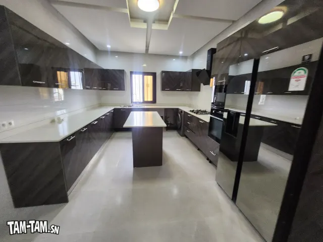 Penthouse F5 à louer à mermoz