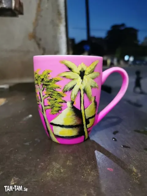 Mug Peint à la Main : Case Traditionnelle