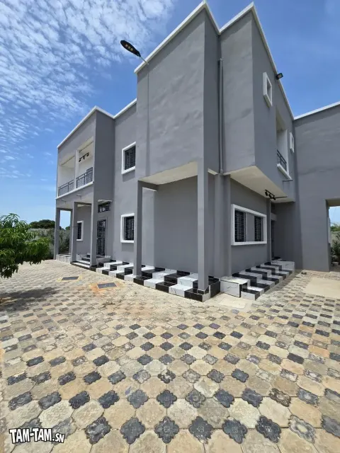 BELLE VILLA TOUTE NEUVE  A WARANG SIDIBOUGOU