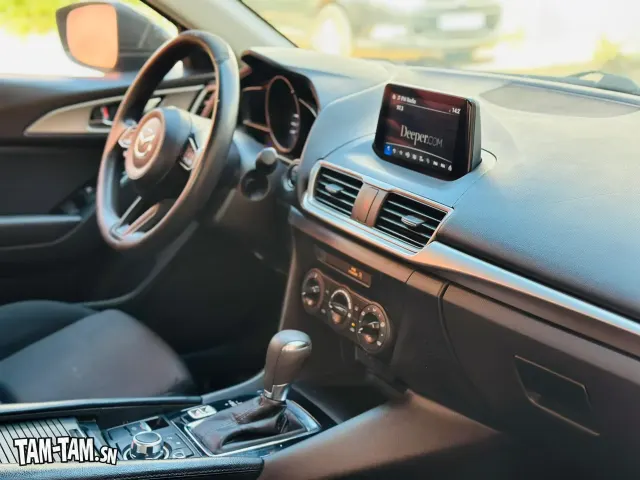 Location Mazda 3