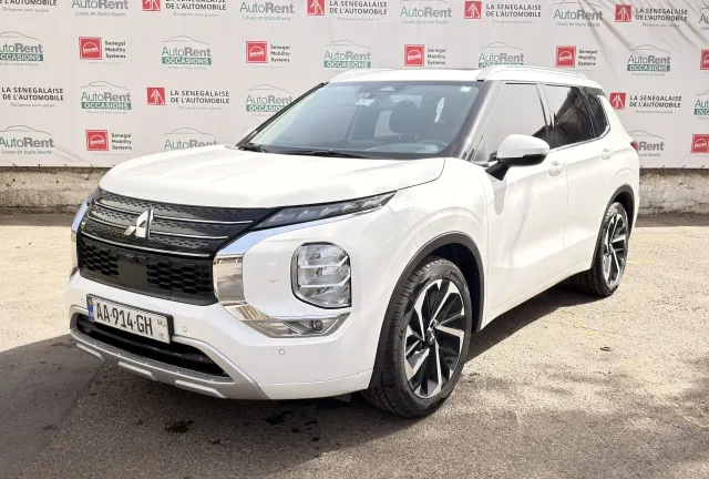 Mitsubishi OUTLANDER 4X4 — 2022