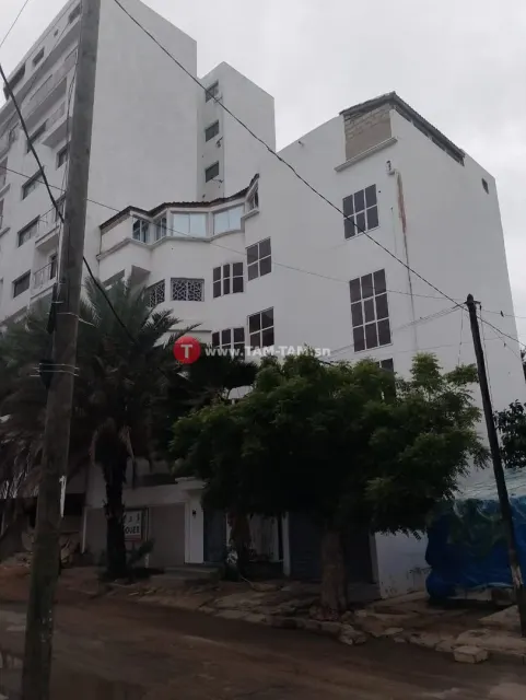 Villa r+4 à vendre point E