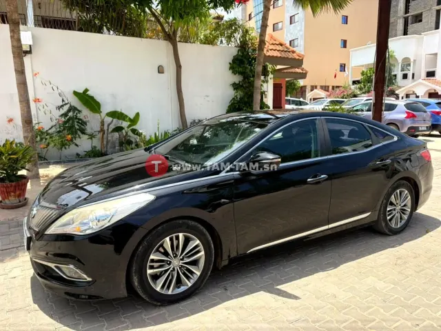 TRANSFERT VIP EN FORD FUSION DAKAR – AIBD – MONUD