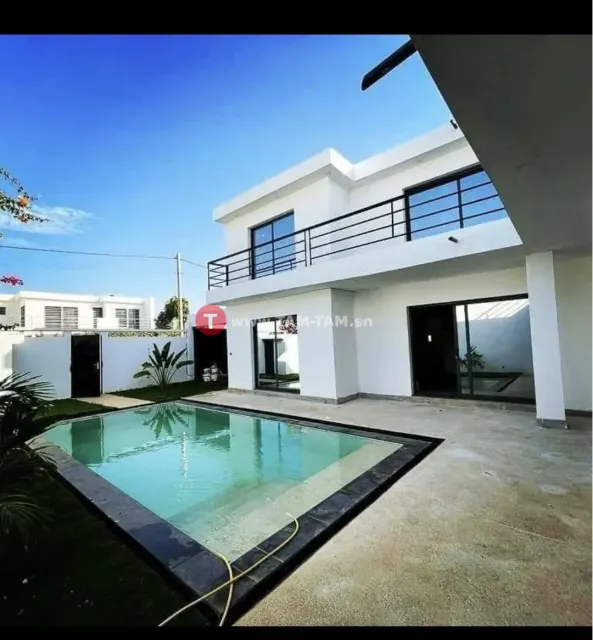 Villa meublée avec piscine à vendre à la Somone