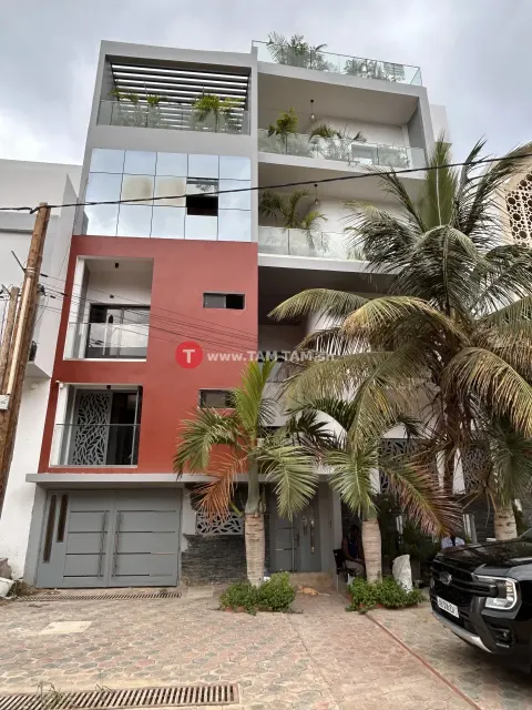 VILLA R+4 A LOUER AUX MAMELLES - DAKAR