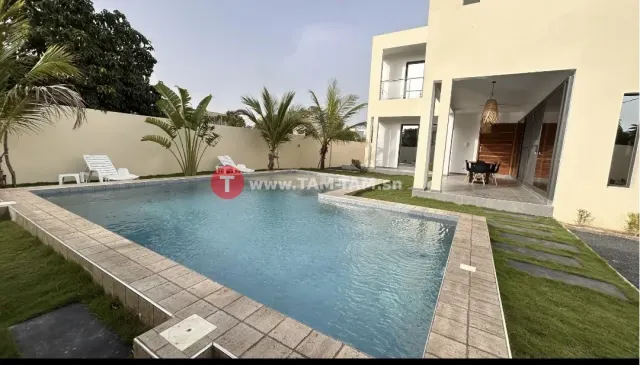 Ngaparou, villa neuve sur 600 m2 de terrain, pisci