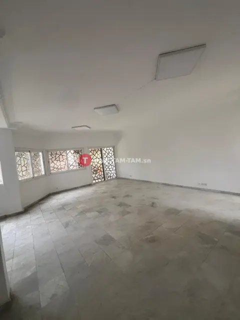 Appartement R+4 à louer