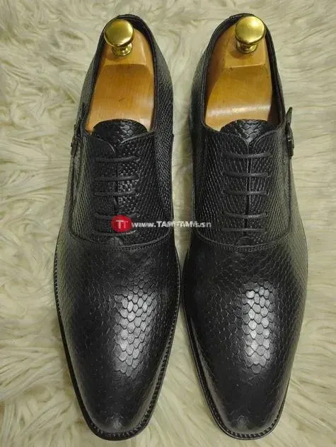 Chaussures cuir noir texturé élégantes
