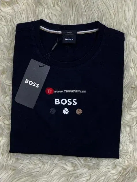 BOSS t-shirt noir col rond neuf avec étiquette