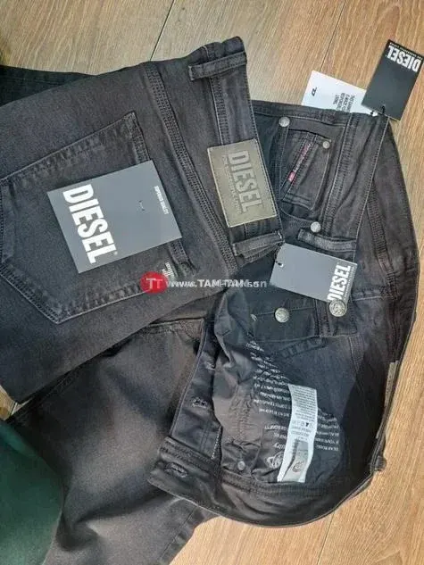 Diesel jean noir coupe moderne