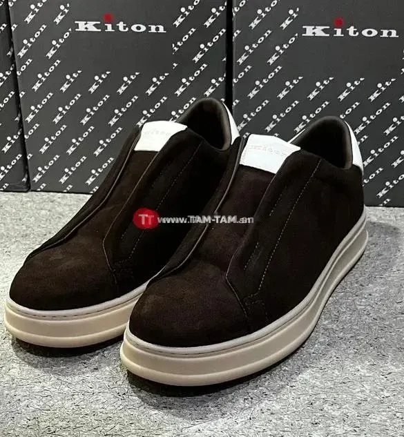 Kiton baskets basses noires semelle épaisse beige
