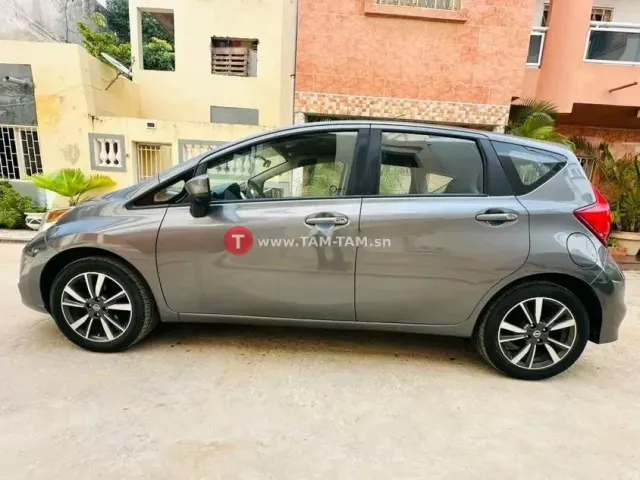 Nissan versa 2017