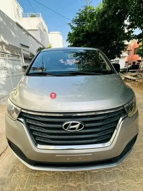 Hyundai grand starex 2018