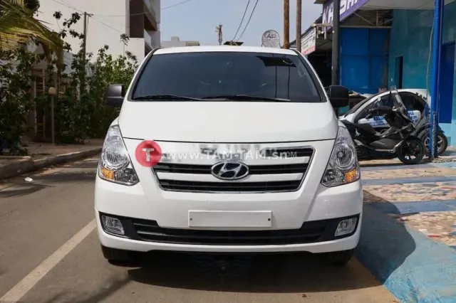 Hyundai Starex 2017 – Spacieux et Très Propre