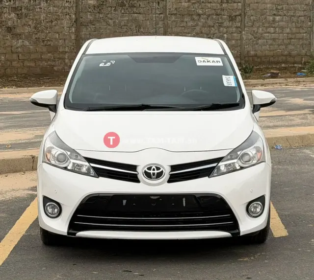 Toyota verso année 2016