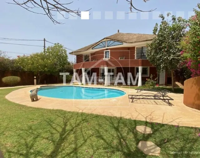 Villa à vendre à NGAPAROU à environ 1km de la mer et proximité de palmaraie