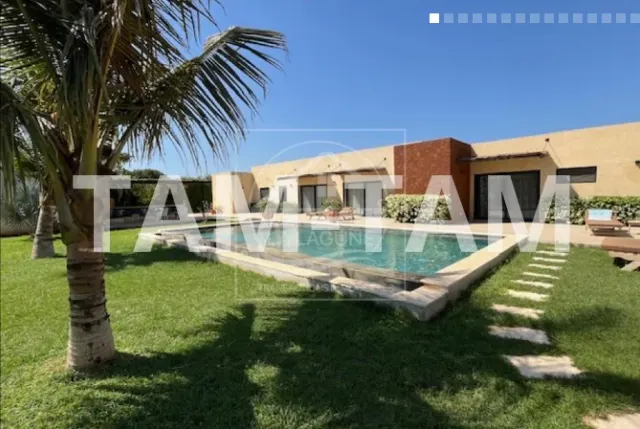 Villa de 270 m² à vendre à Ngaparou.