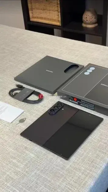 Samsung Galaxy Fold8 ultra 512 giga scellé