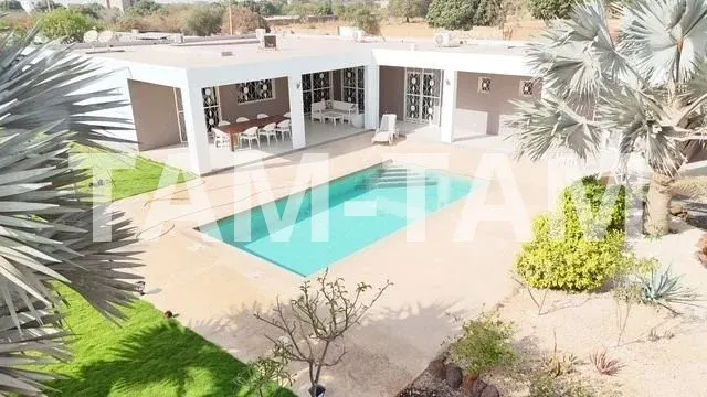 Villa de 200 m² à vendre à NGAPAROU