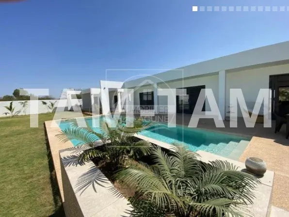 Villa de 360 m² à vendre à Ngaparou