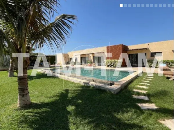 Villa de 270 m² à vendre à Ngaparou