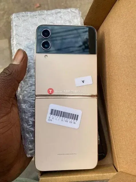 Samsung Galaxy z flip 4 256go ram 8go 5g