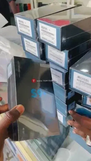Samsung Galaxy s9 plus scelle 64go