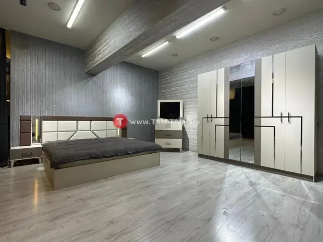 CHAMBRE A COUCHER ARMOIRE 6BATTANTS 5PIECES