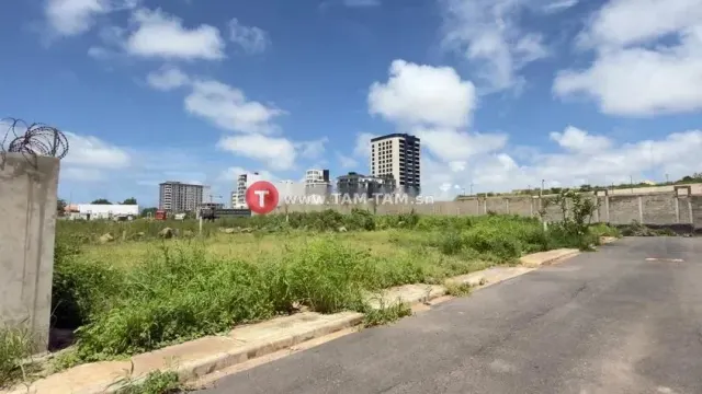 Terrain 569 m² à vendre sur la Corniche des Mamelles